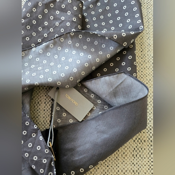 NWT TOM FORD Gray and White Polka Dot Silk Neck Scarf Size:OS Made In Italy - Picture 3 of 10